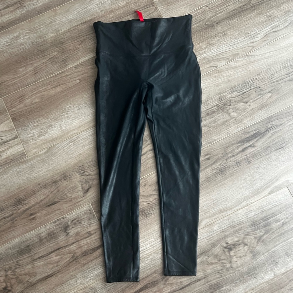 Spanx black wax coated leggings good condition petite large